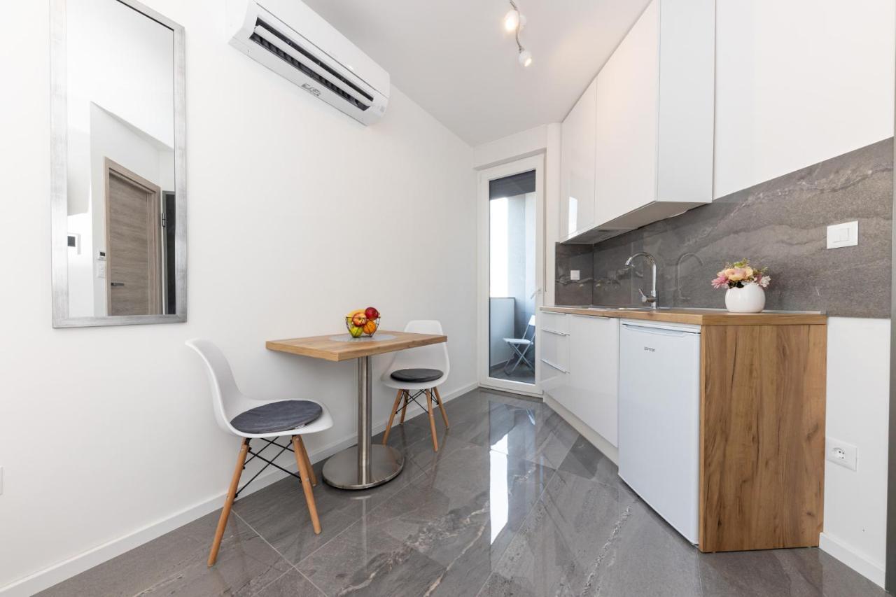 New Studio For 2, Free Private Garage Spot, Wi-Fi, 200 M From Mall Of Спліт Екстер'єр фото