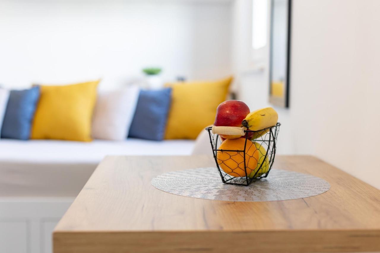 New Studio For 2, Free Private Garage Spot, Wi-Fi, 200 M From Mall Of Спліт Екстер'єр фото