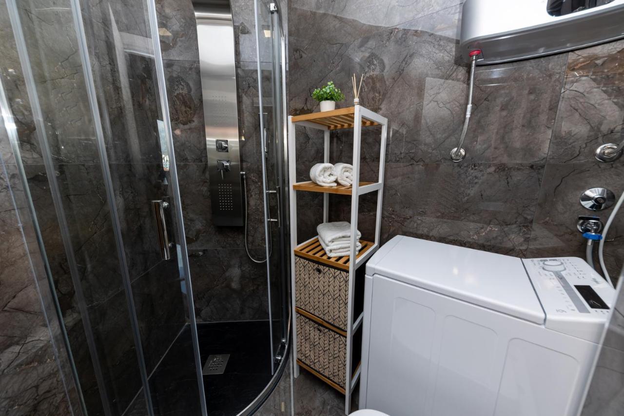 New Studio For 2, Free Private Garage Spot, Wi-Fi, 200 M From Mall Of Спліт Екстер'єр фото