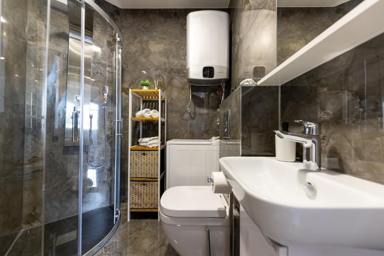 New Studio For 2, Free Private Garage Spot, Wi-Fi, 200 M From Mall Of Спліт Екстер'єр фото