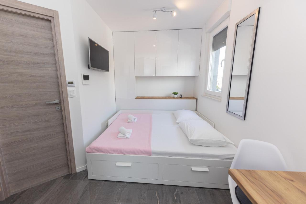 New Studio For 2, Free Private Garage Spot, Wi-Fi, 200 M From Mall Of Спліт Екстер'єр фото